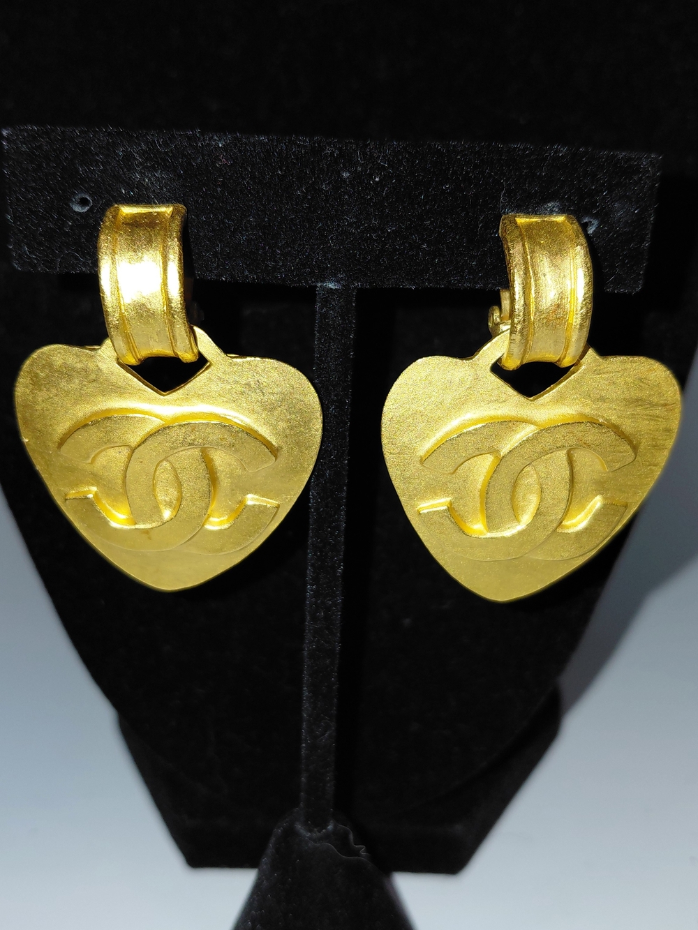 VTG Chanel Brushed Gold Heart CC Logo Clip On Drop Dangle Earrings. VGVC!